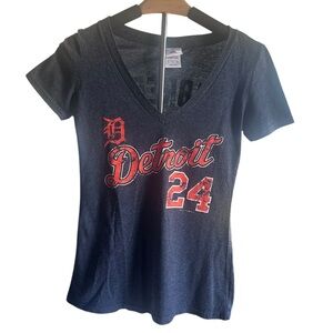 Detroit Tigers 24 Cabrera Graphic V-Neck T-Shirt size‎ small